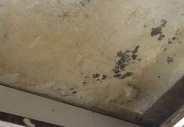 鹰潭阳台漏水维修公司分享下鹰潭卫生间渗水维修需要注意哪些问题。